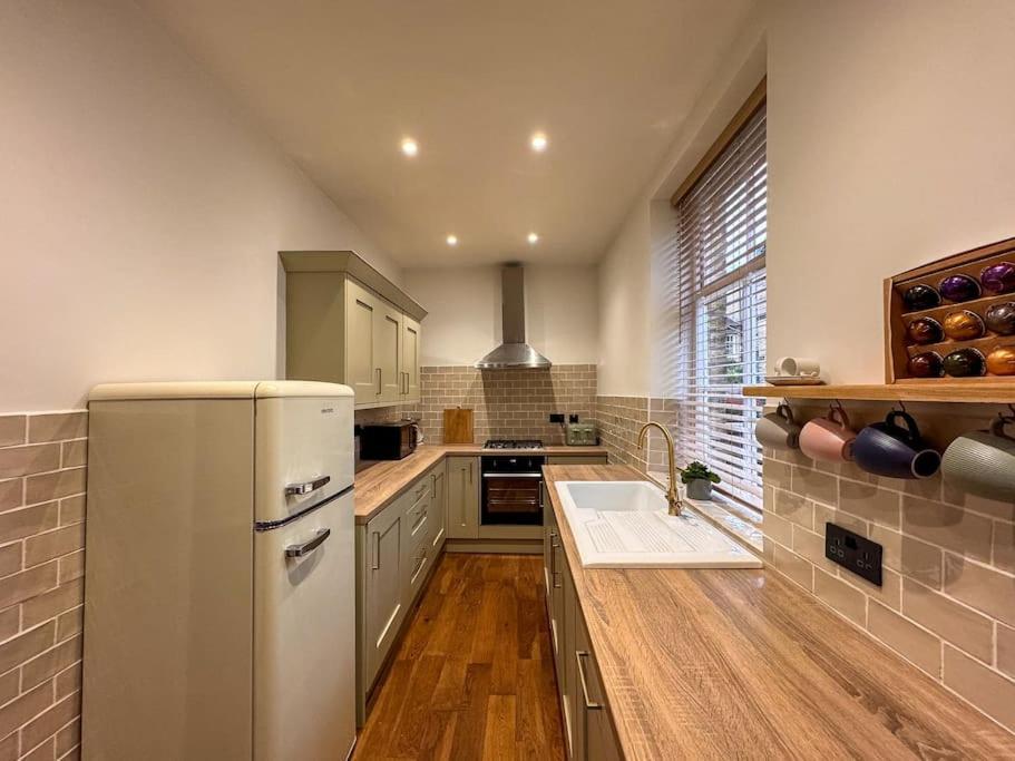 Beautiful, Relaxing Home In Central Saltaire Extérieur photo