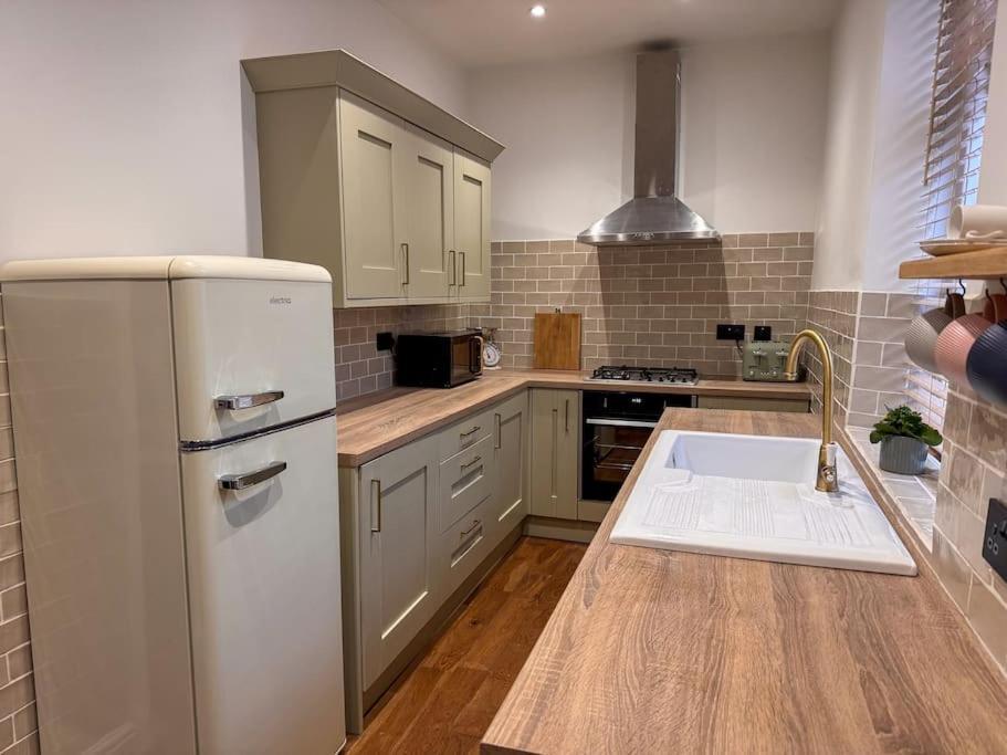 Beautiful, Relaxing Home In Central Saltaire Extérieur photo
